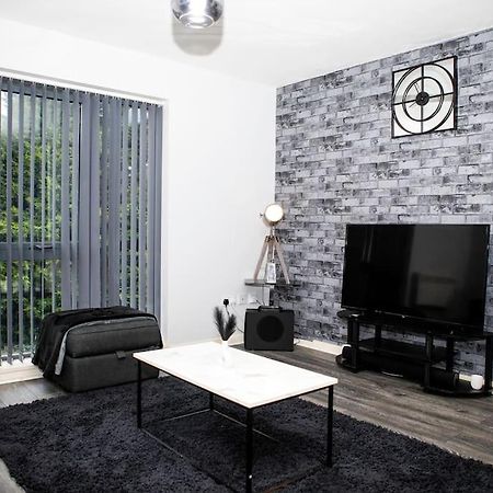 Stylish Two-Bedroom Salford Quays Apartment Manchester Buitenkant foto