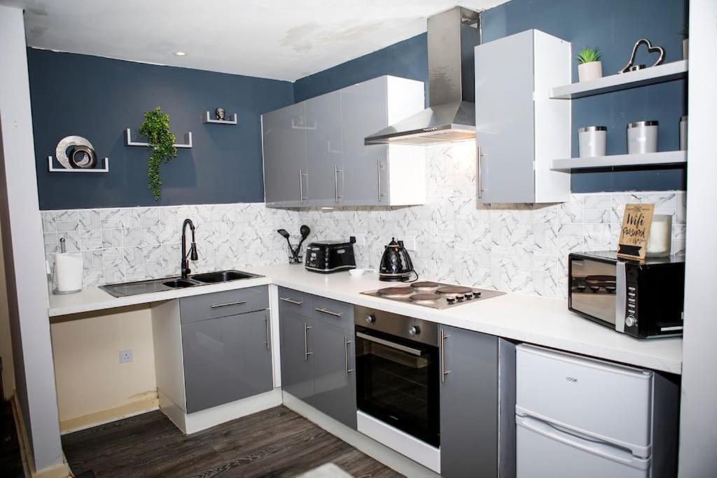 Stylish Two-Bedroom Salford Quays Apartment Manchester Buitenkant foto