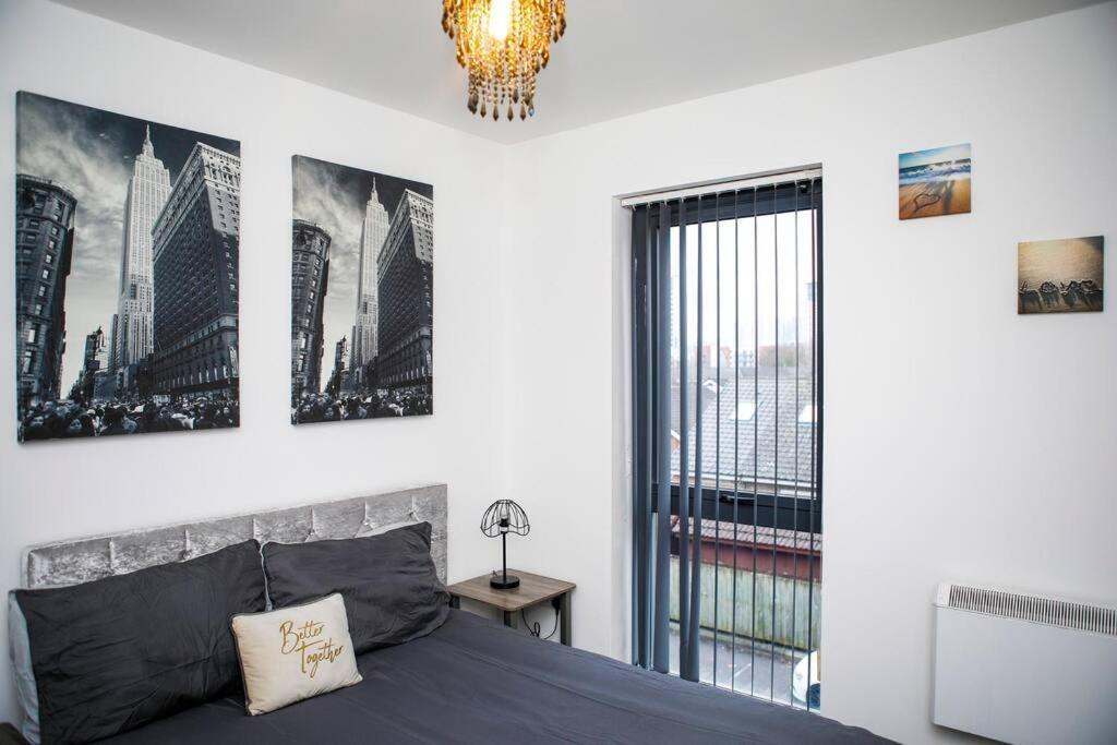 Stylish Two-Bedroom Salford Quays Apartment Manchester Buitenkant foto