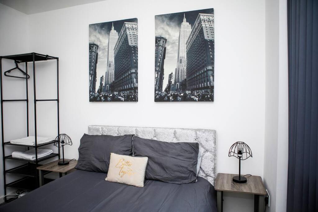 Stylish Two-Bedroom Salford Quays Apartment Manchester Buitenkant foto