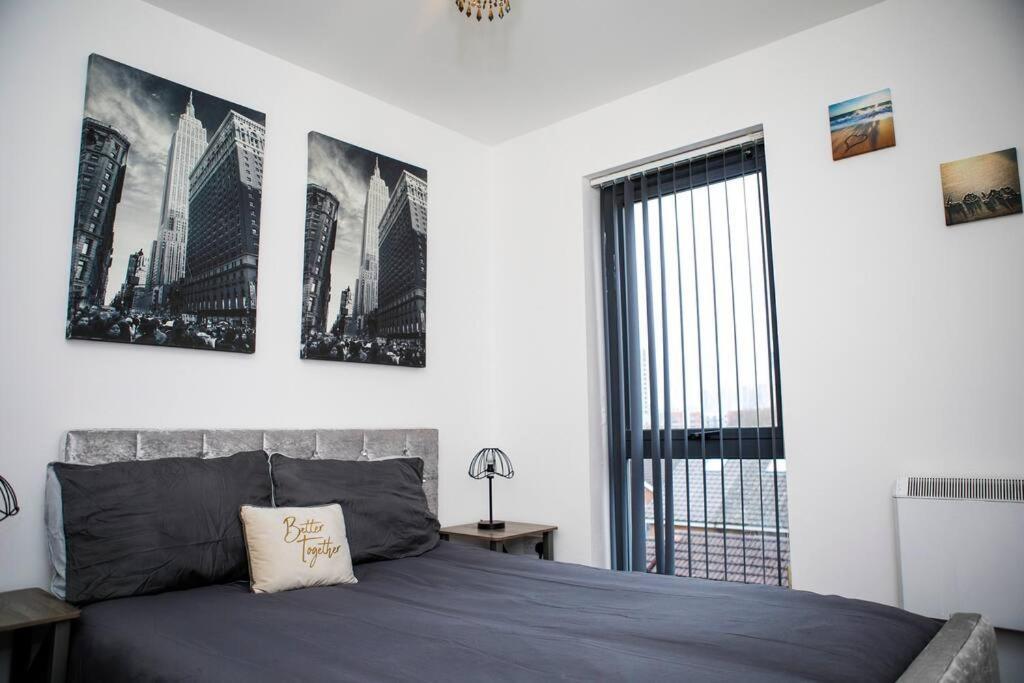Stylish Two-Bedroom Salford Quays Apartment Manchester Buitenkant foto