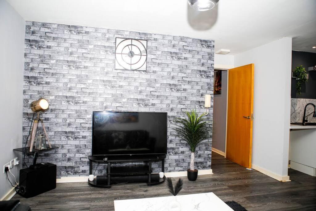 Stylish Two-Bedroom Salford Quays Apartment Manchester Buitenkant foto